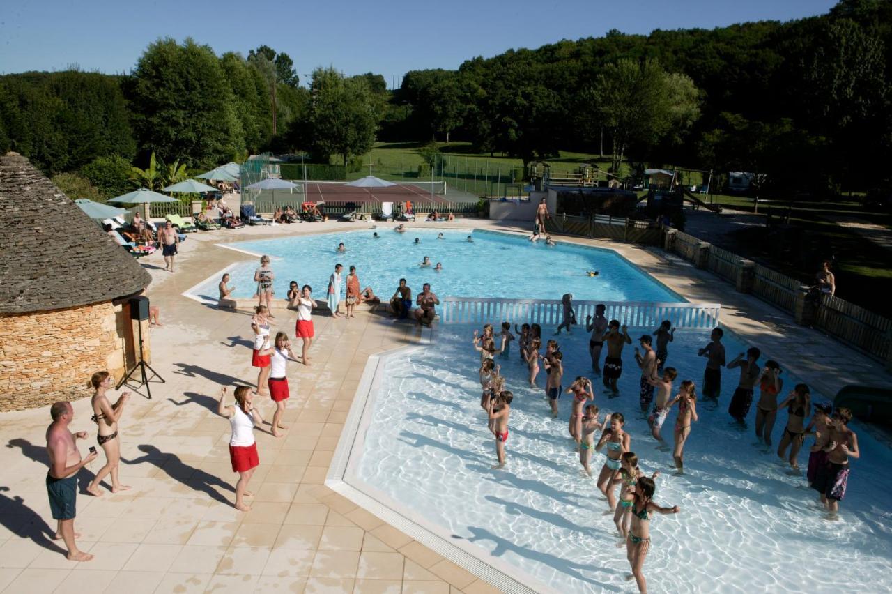 Camping Sunissim Le Moulin Du Roch 5 Stars By Locatour Hotel Sarlat Esterno foto